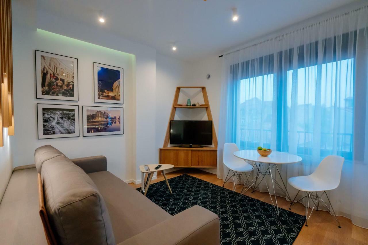 Arbans Cosy Modern Apartment In The City Center Bukares Bagian luar foto